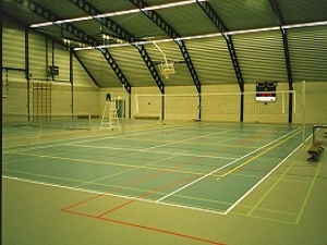 De sporthal van het park